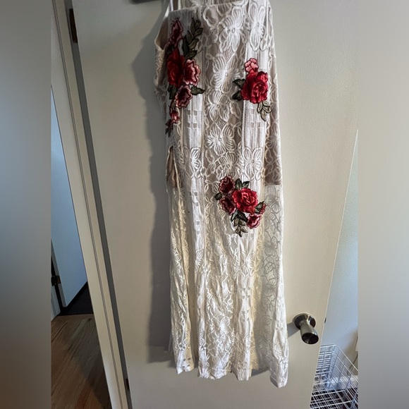 Lace floral crop top and skirt set - Picture 3 of 3